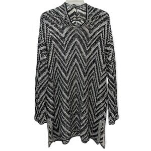 EILEEN FISHER Black and White Chevron Sweater Size M
